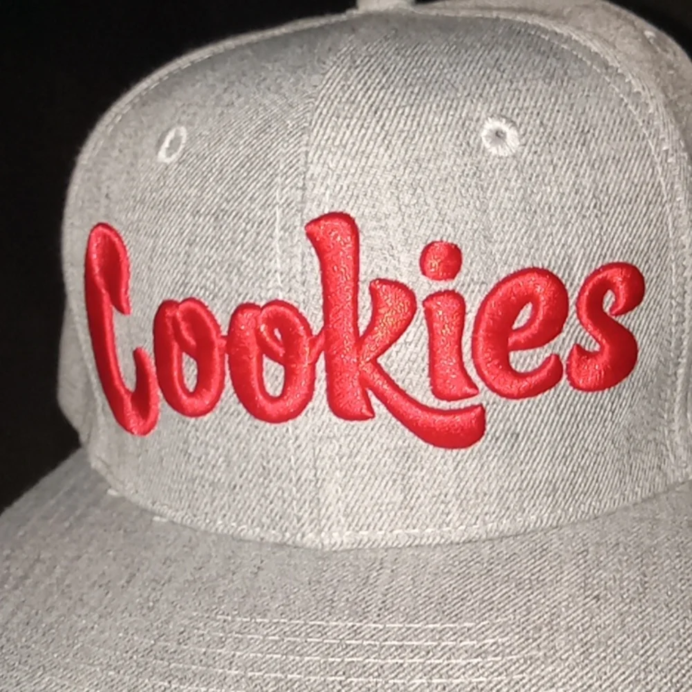 Hat - Picture 2 of 4